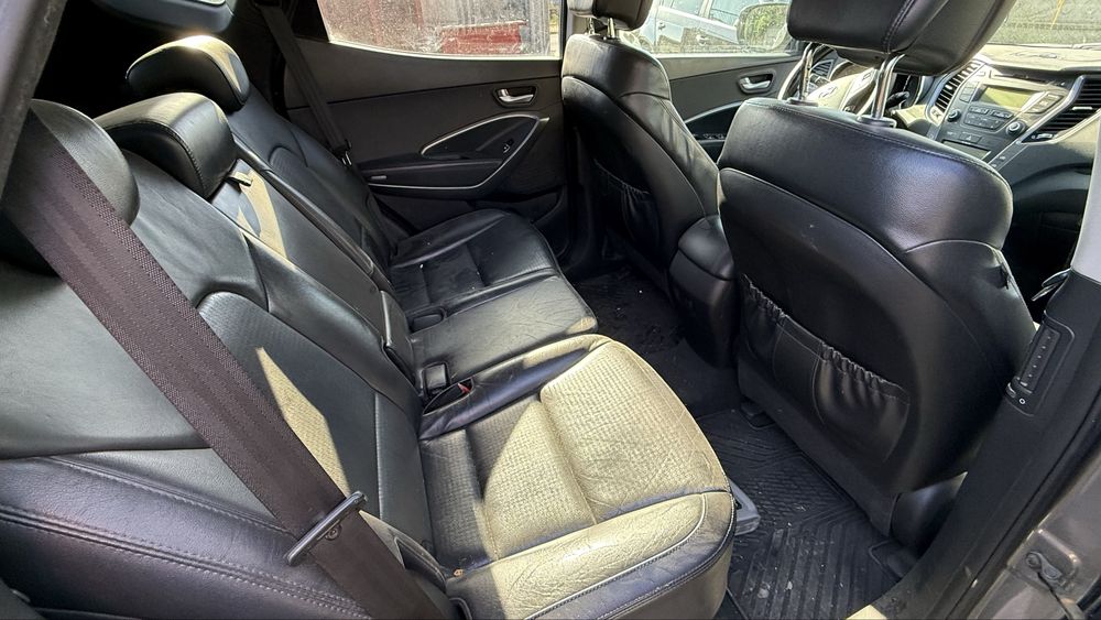 Vand Hyundai  Santa Fe 2014, Diesel, 4x4 –  schimb cu autotilitara 6/7 locuri cu lada minim 2009 - maxim 2016 + diferenta din partea mea