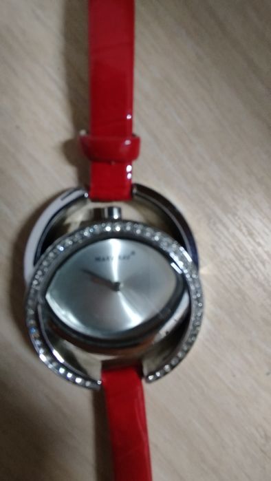 Часы ручные красивые