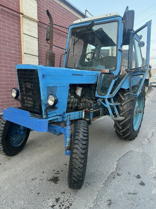 Traktor belarus 80