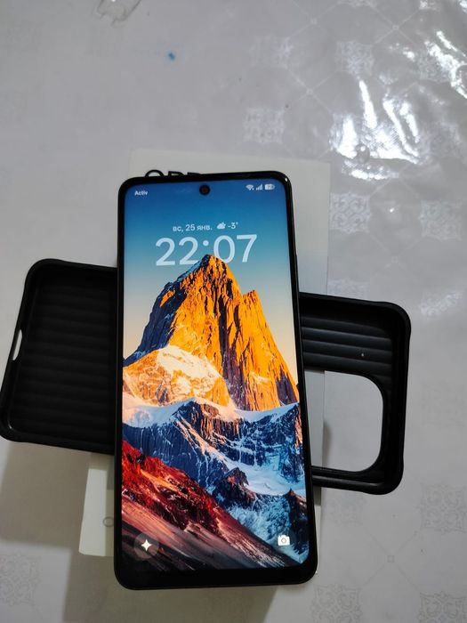 Телефон почти новый