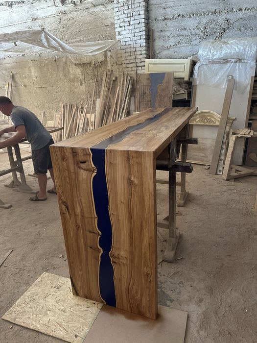 Столы с эпоксидной смолой