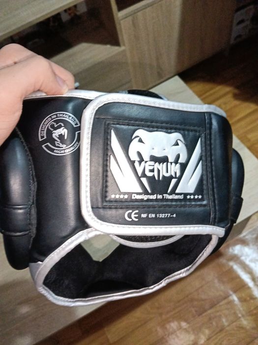 Каска за бокс Venum Challenger черна (като нова)