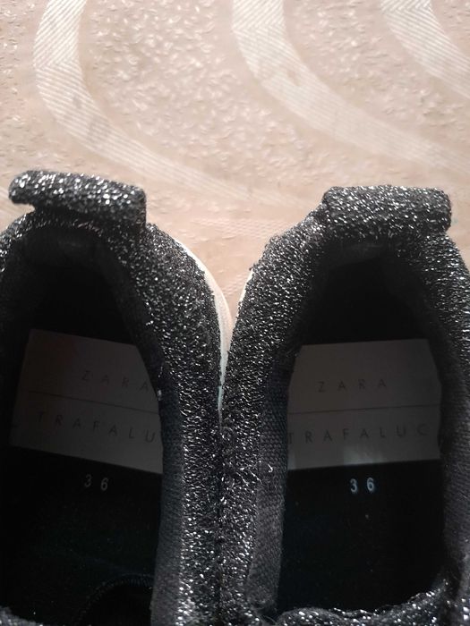 Кроссовки  ZARA женские размер 36 в отличном состоянии