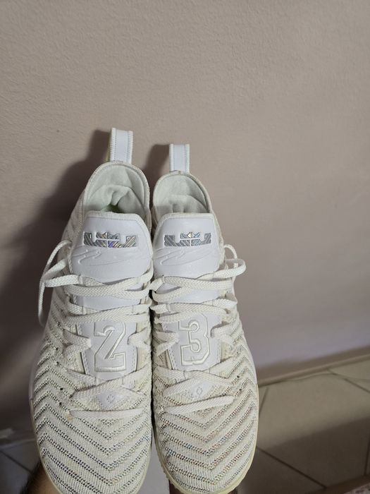 Nike LeBron 16 "Buzz Lightyear"