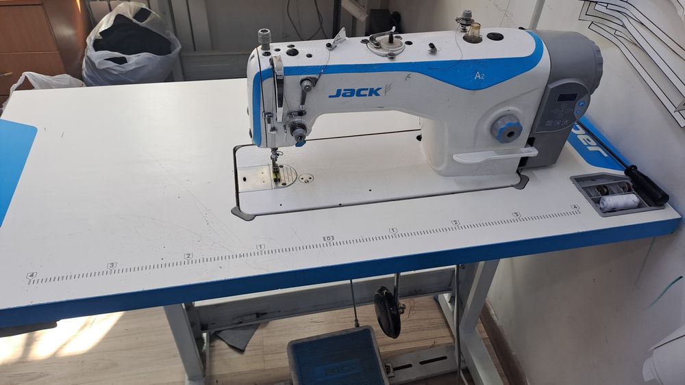 Швейная машинка  продам