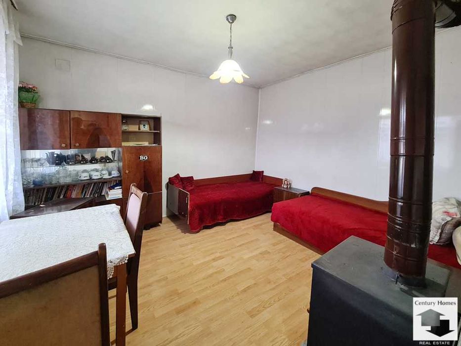 145269 Две къщи в един двор за продажба в гр. Полски Тръмбеш