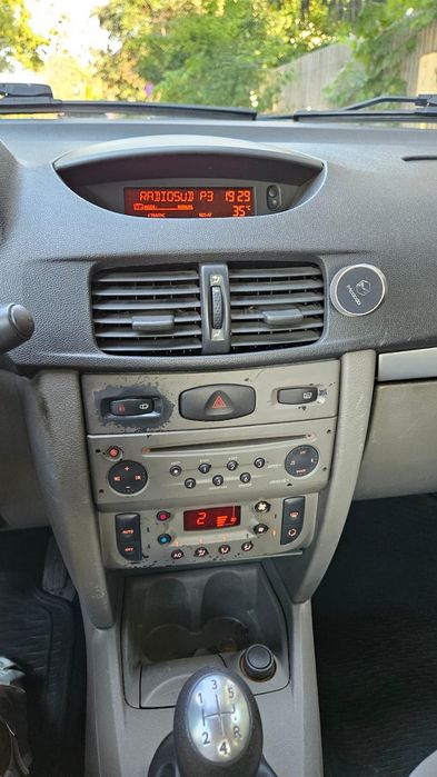 Rwnaulat clio simbol