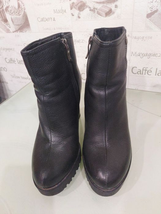 Женские зимние ботинки