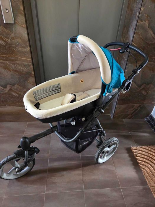 Продавам бебешка количка Bebe Confort HIGH TREK Digital Rain