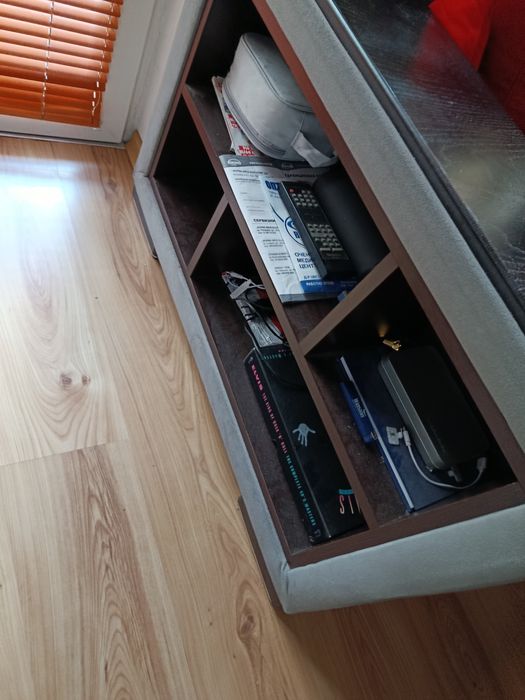 Ъглов диван,размер 2500/1550,има следи от употреба,на 4 години е.