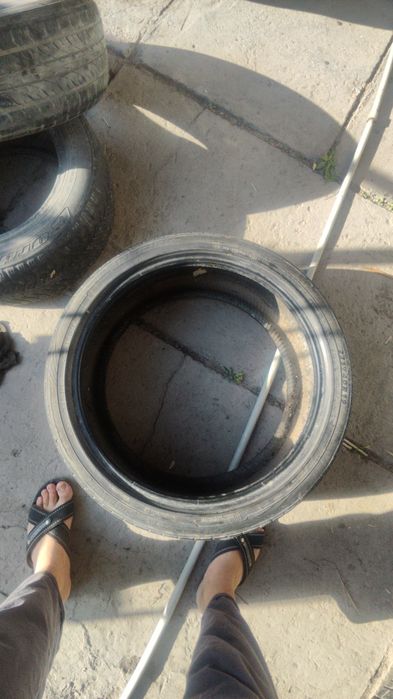 резина 235/40R19 бу