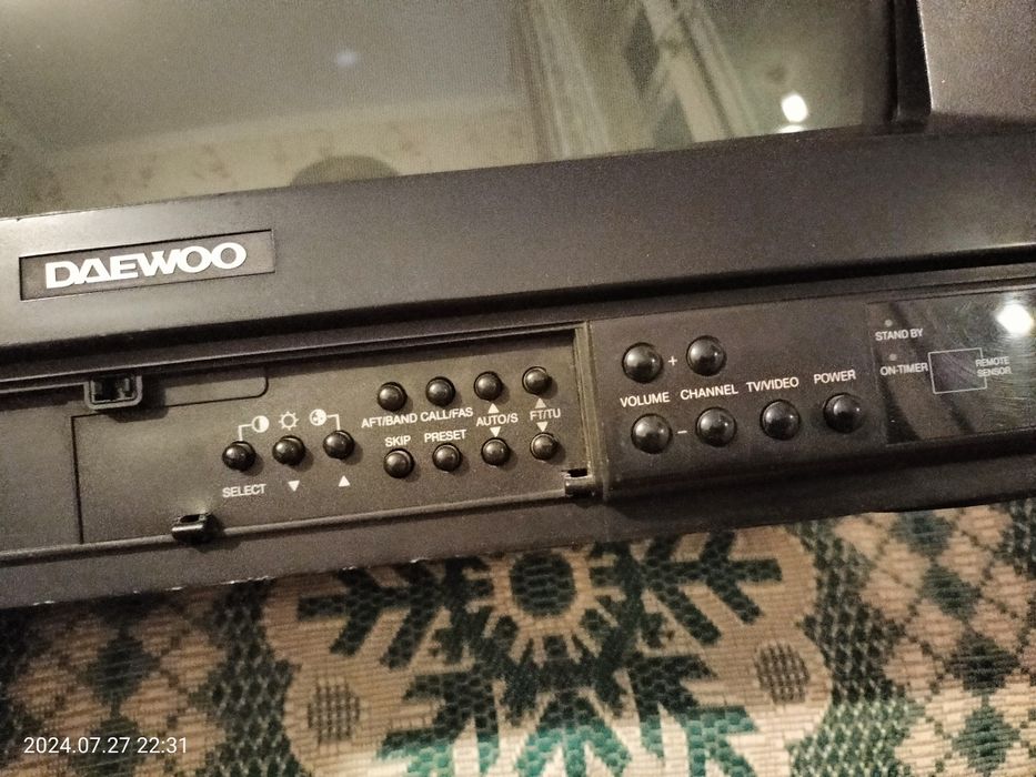 Телевизор  Dewoo DMQ-2049 б/у