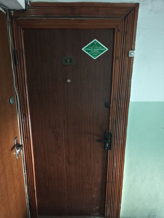 Дверь входная железная б/у