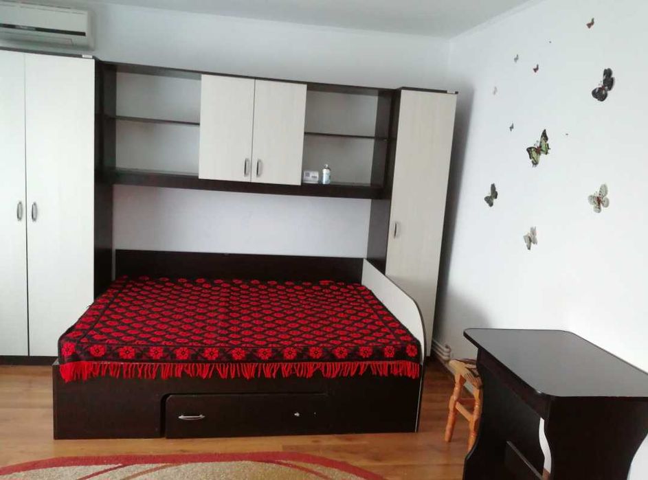 Ofer spre închiriere garsonieră