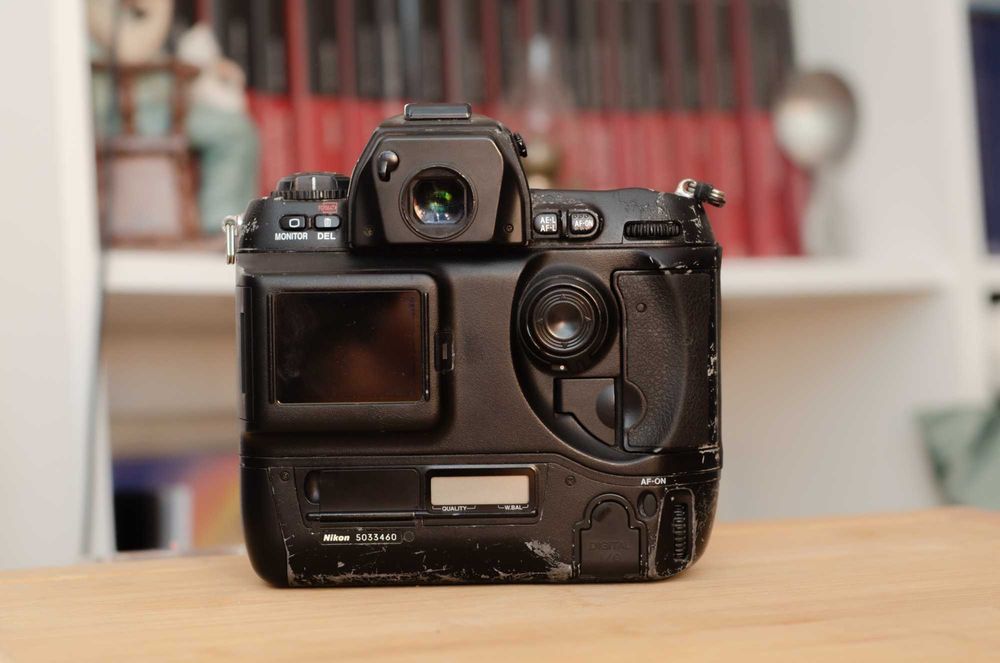 Nikon D1, primul dslr Nikon, netestat