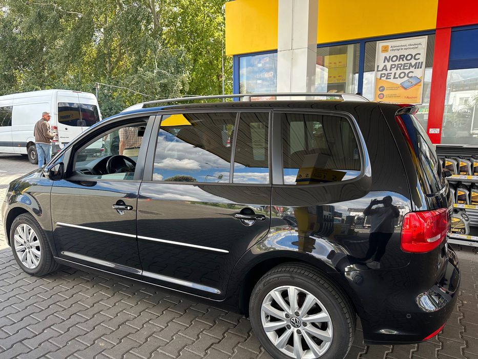 VOLKSWAGEN Touran 2011 — imagine 2