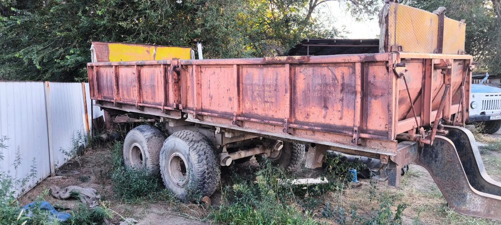 Продам трактор т150 с плугом и прицепом