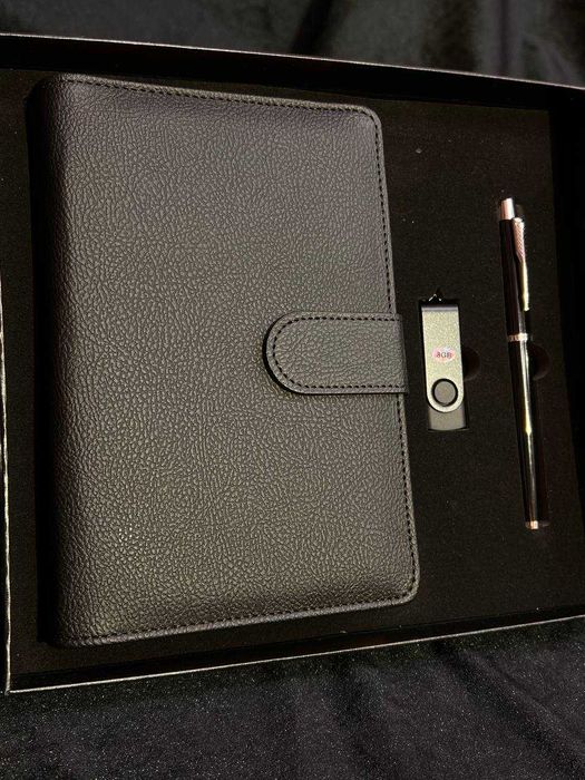 Подарочный набор 3в1 – блокнот, флешка и ручка, стильный подарок