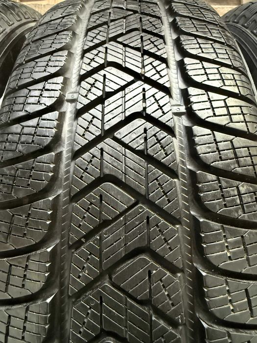 # 4x Anvelope Iarna 215/65 r17 seal - Pirelli Scorpion Winter