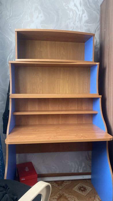 Книжный стол для детей