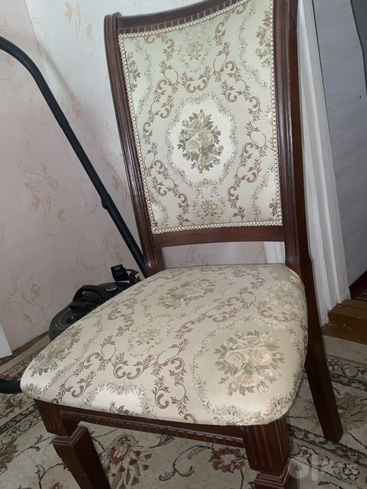 Продам 10 стульев