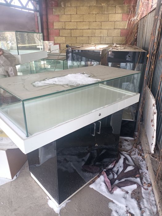 Продается Ювелирные витрины для магазина