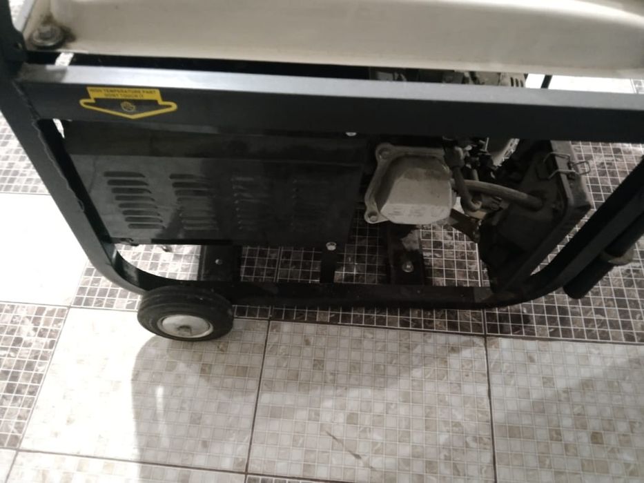 Генератор EF6600E