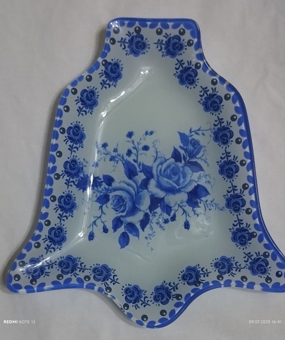 На стол , на Пасху.