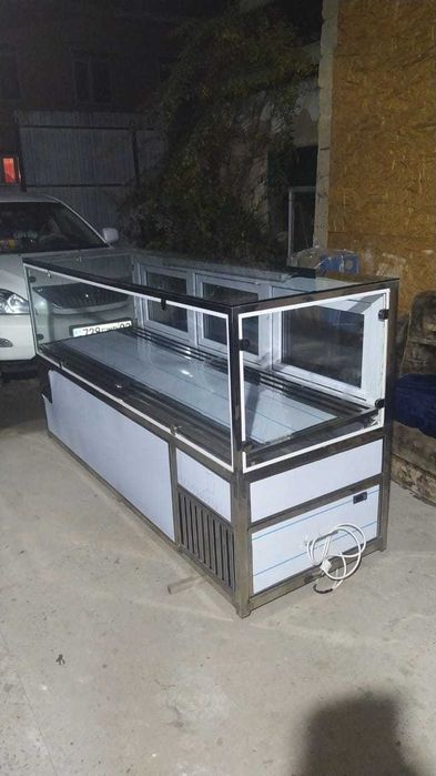 Витринный холодильник