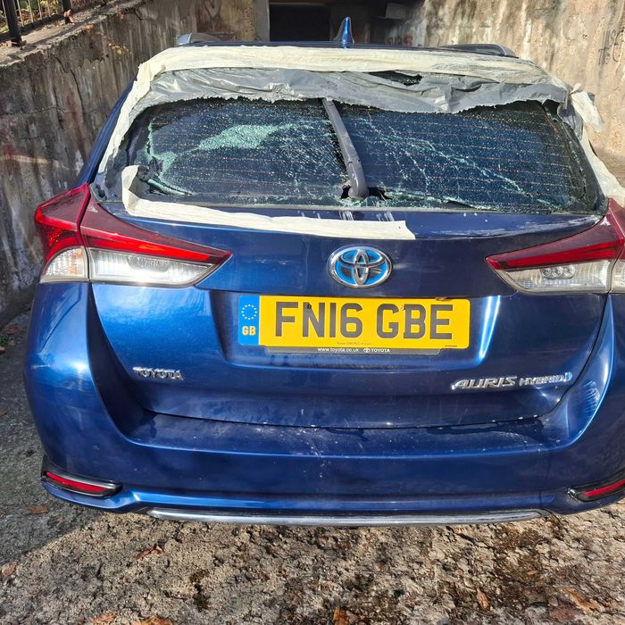 Тойота Аурис хибрид 2017