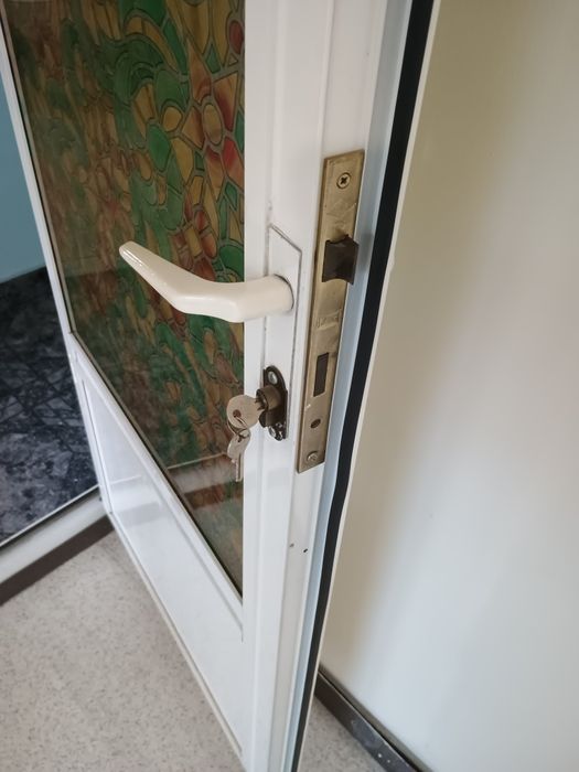 Врата пвц - 2 броя, 100 лв бройката