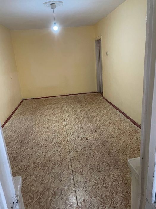 Продаётся Квартира 2х ком 2 этаж на Артыкова в Янгиюле