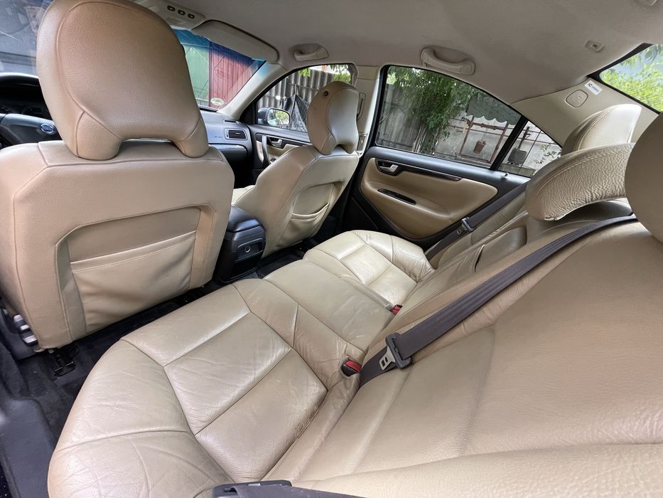 Vând Volvo S60 (an 2004) – RADIAT DEFINITIV pentru piese / donatoare