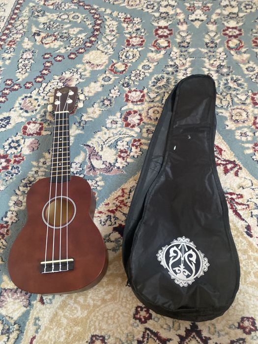 укулелел продам срочно