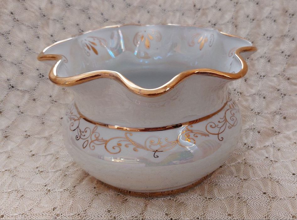 Красивая ваза конфетница