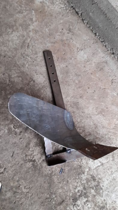 Vând rarita și plug motocultor