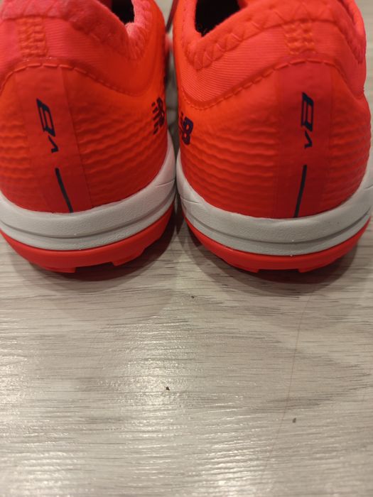 Футболни стоножки на new balance
