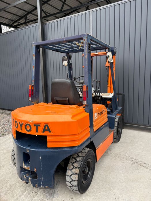Вилочный Погрузчик Toyota 5FGL25