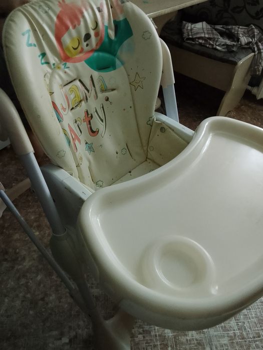 Продам столик для кормления