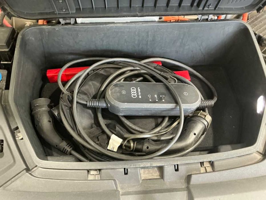 Audi e-tron 55 quattro Advanced 300kW 95kwh 406ks