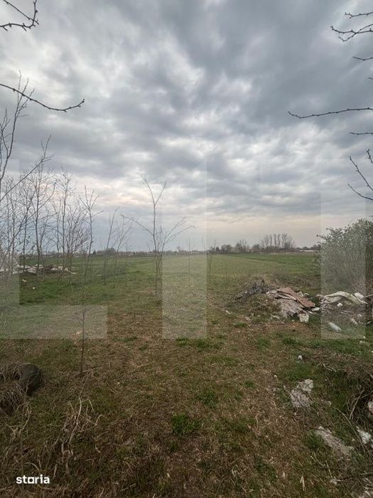 Casa spatioasa, 177 mp construiti, teren 3400 mp, 5 camere, cazan pe l