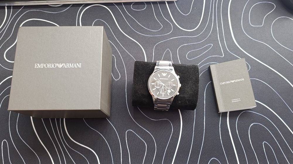 Emporio Armani Chronograph (Пълен комплект) - Стил и Елегантност