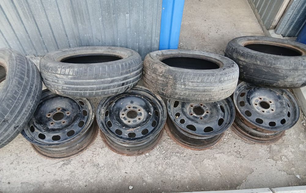 Продам диски + резина в подарок