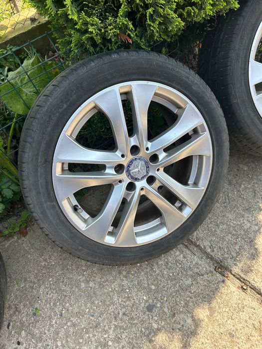 Гуми за мерцедес 17