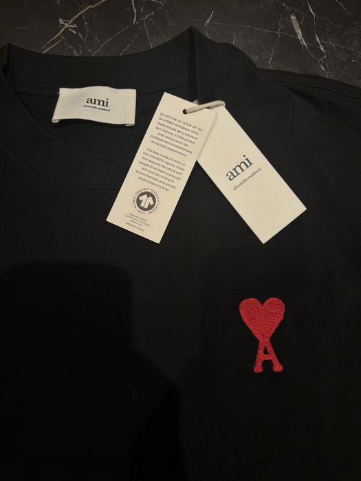 Тениска ami paris чисто нова размер S