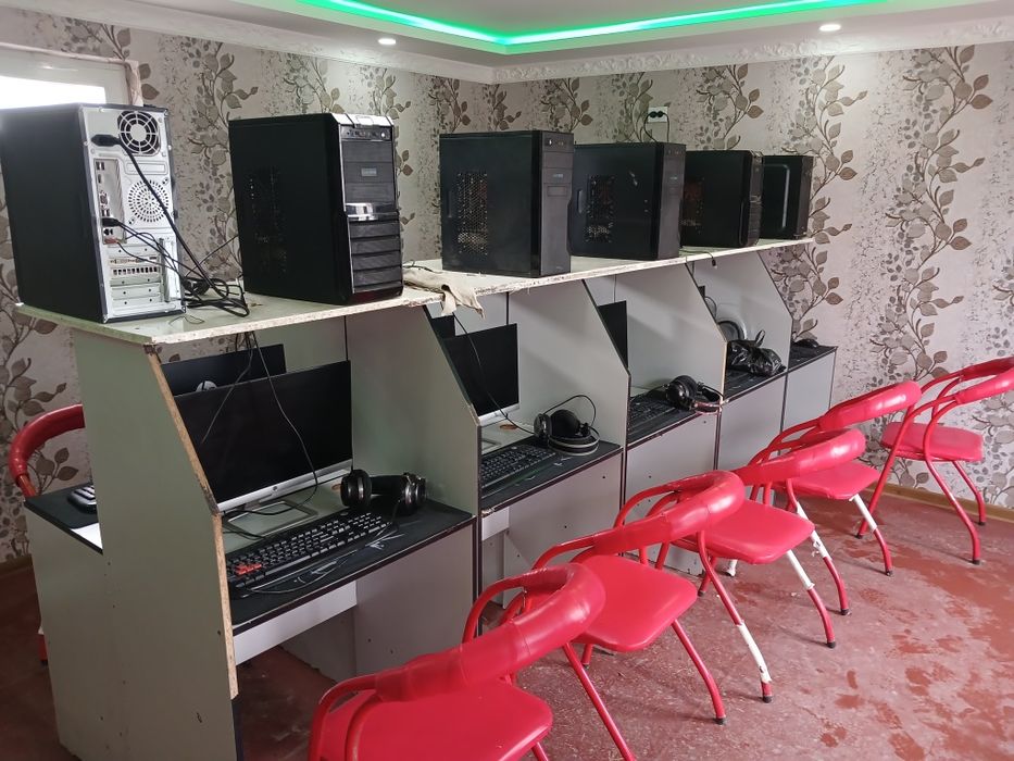 10 кампютир ишлаши яхши камчилиги йук  стулсиз сотилади столи б.н