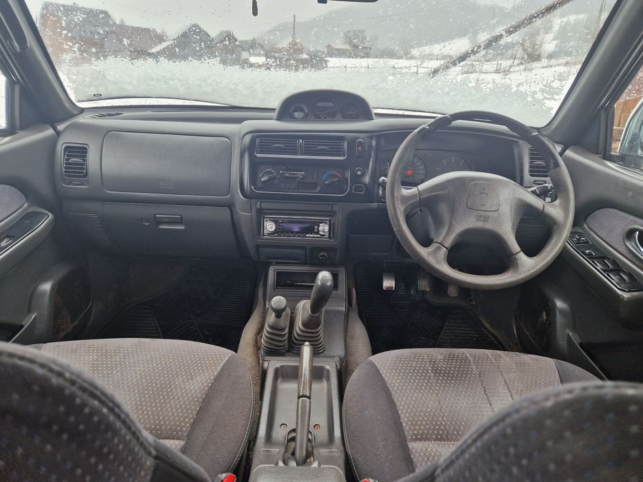 Mitsubishi l200  2002