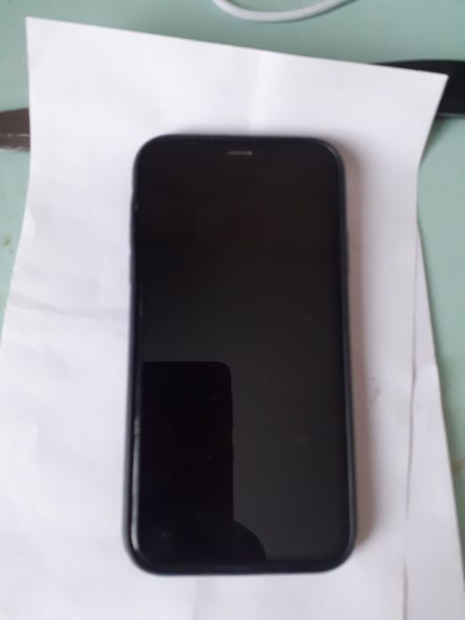 Продам Айфон 11 хорошие состояние