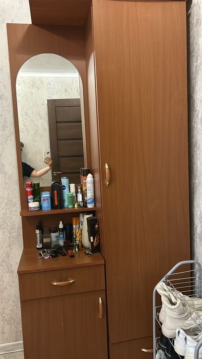 Продам прихожую срочно