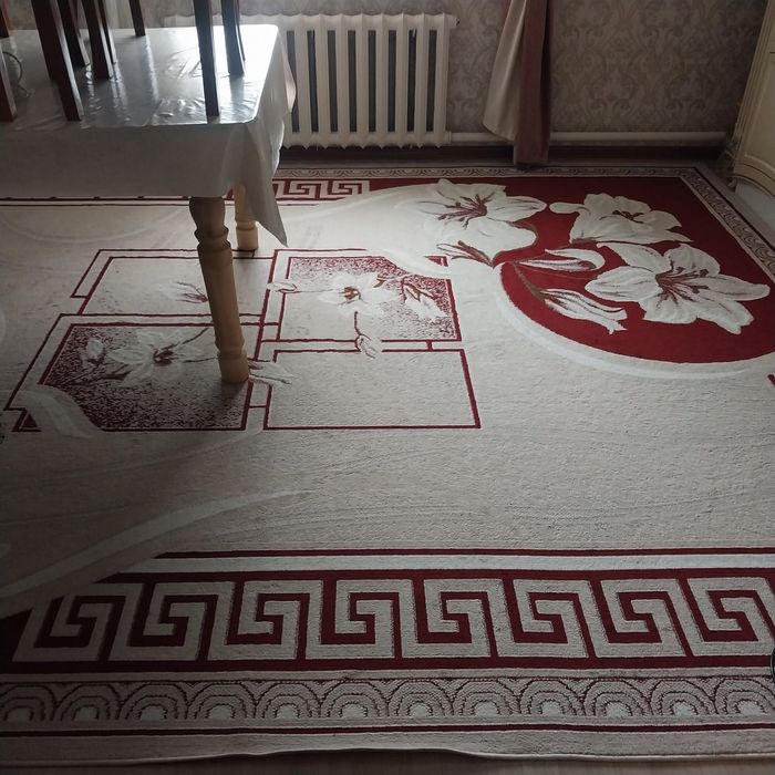 Кілем 3/4  б/у 13000 тг